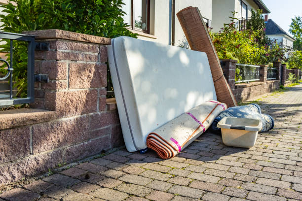 Best Estate Cleanout Services  in Fenton, MI